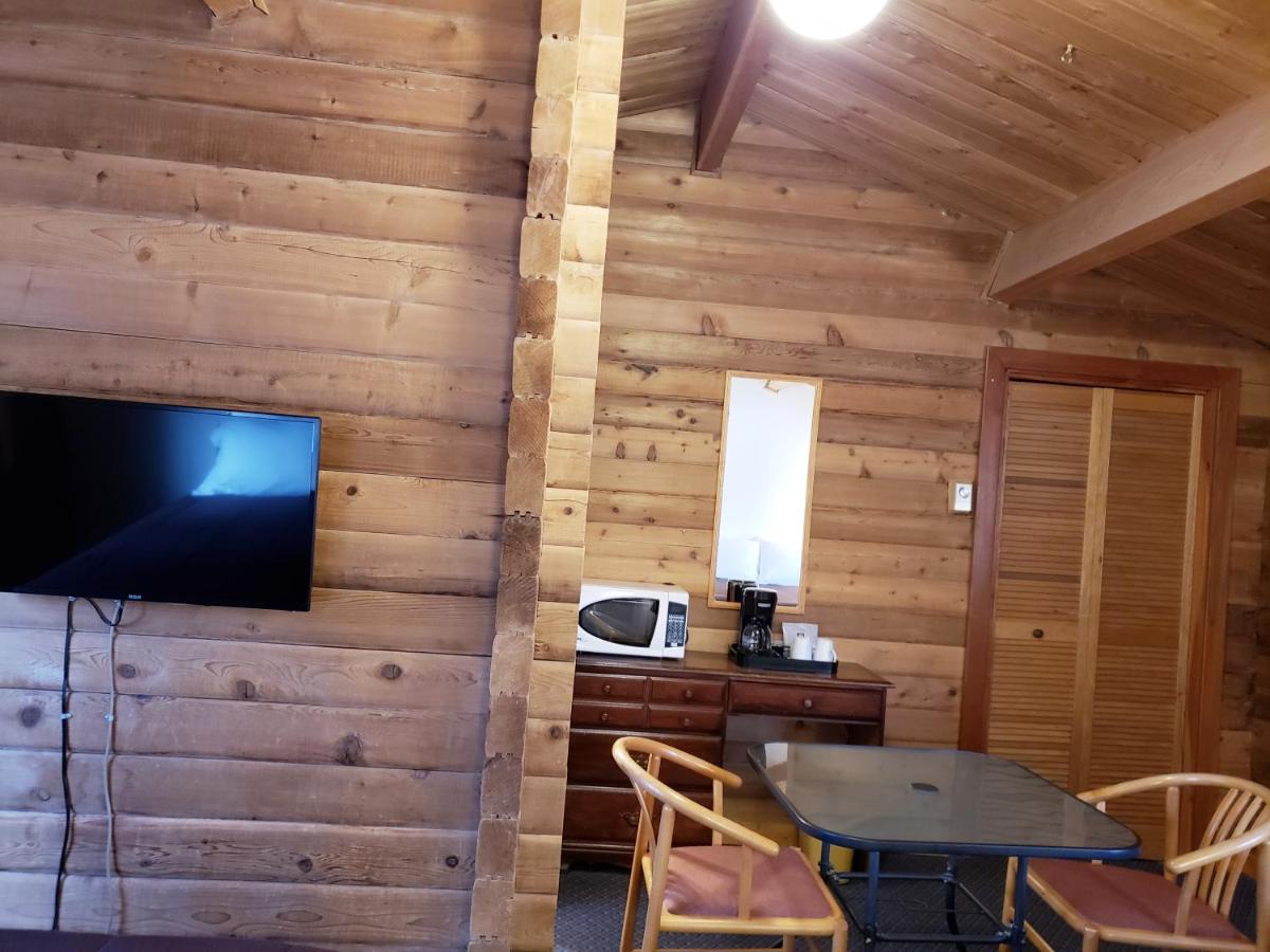 Rocky Inn Valemount Ngoại thất bức ảnh