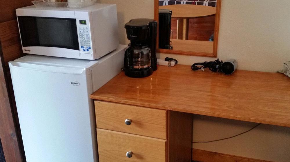 Rocky Inn Valemount Ngoại thất bức ảnh