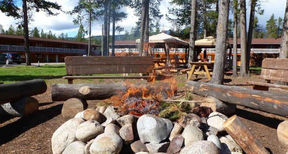 Rocky Inn Valemount Ngoại thất bức ảnh